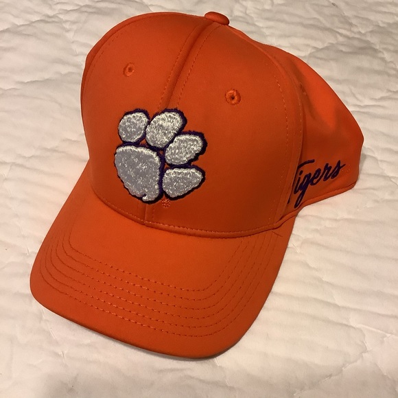 New Clemson Tigers Memory Fit Hats - Picture 4 of 8
